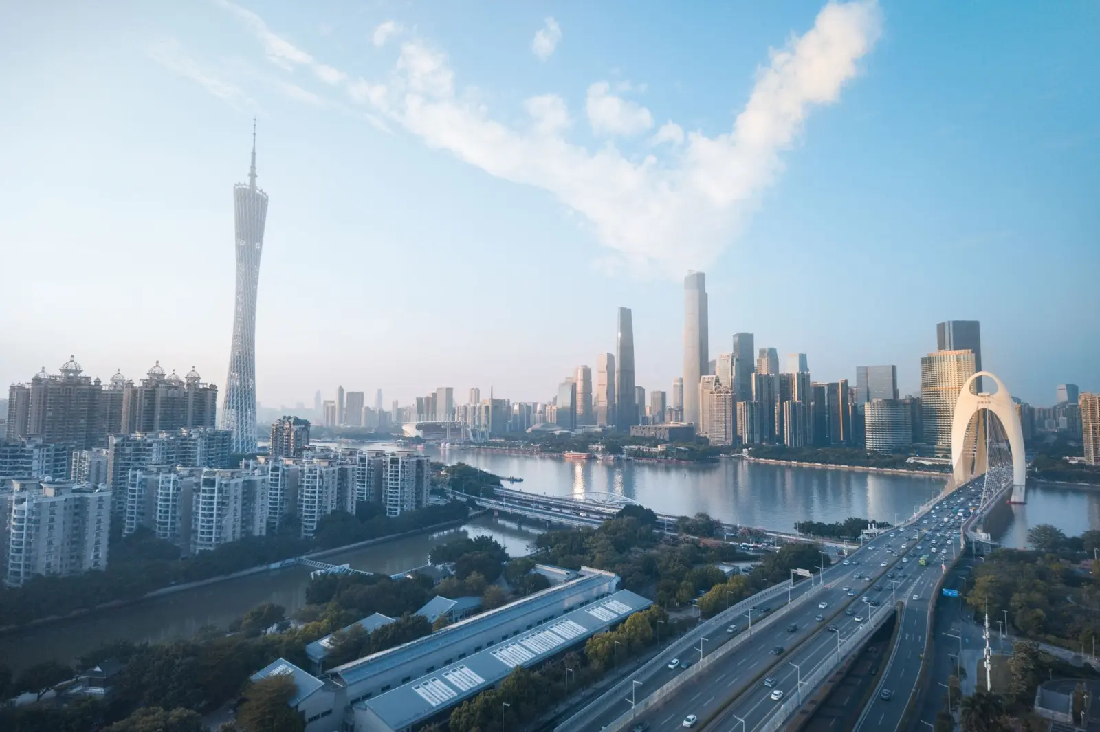 2024年跨境电商物流效率对比：海外仓管理软件选型指南