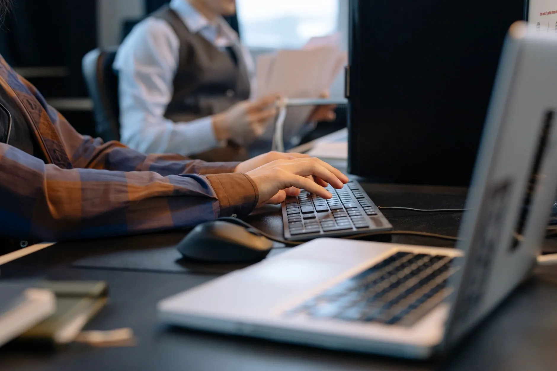 2025年跨境电商海外仓管理新规解读与合规要点