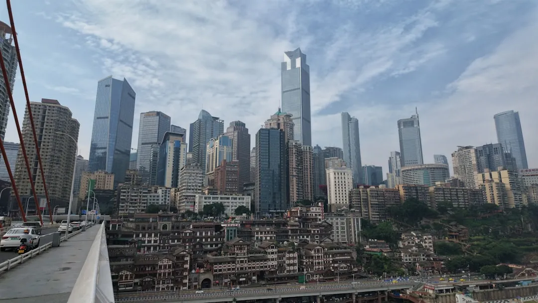 2025年跨境电商物流时效提升：海外仓管理软件与渠道对接方案
