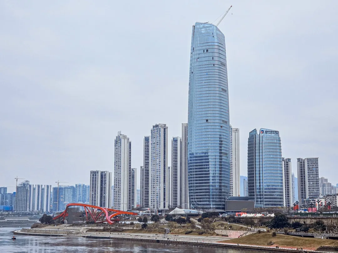 海外仓库存管理软件选型对比：自研系统与第三方SaaS方案的适用场景分析